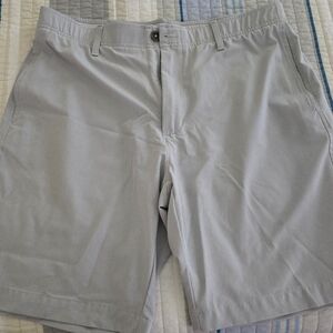 Under Armour Men's Light Gray Flat Front Shorts